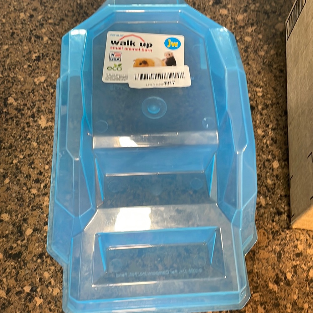 New in Box small pet barn